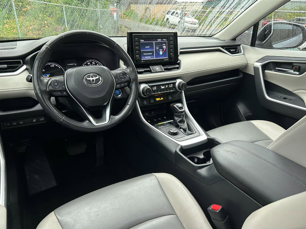 Used 2021 Toyota RAV4 XLE Premium AWD/4WD image 15