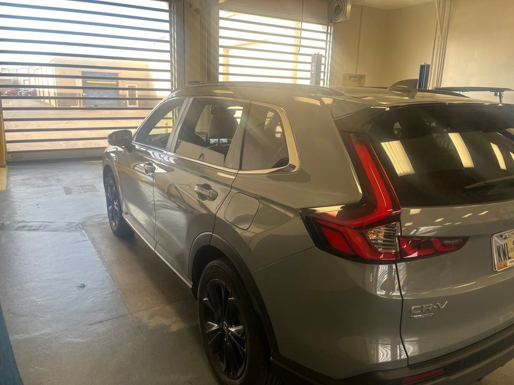 Used 2024 Honda CR-V Sport Touring image 8