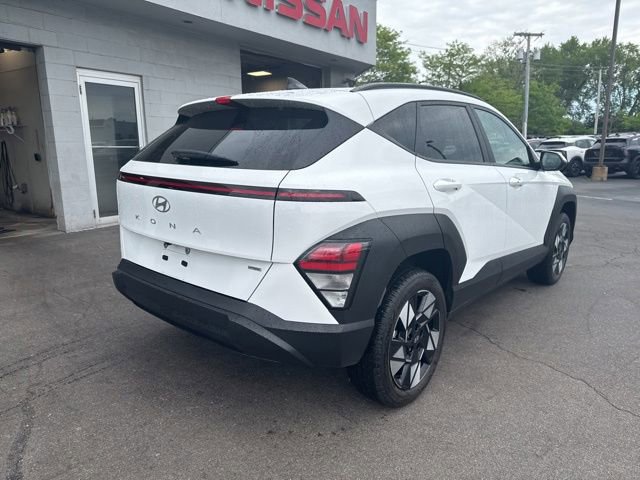 Used 2024 Hyundai Kona SEL AWD/4WD image 2
