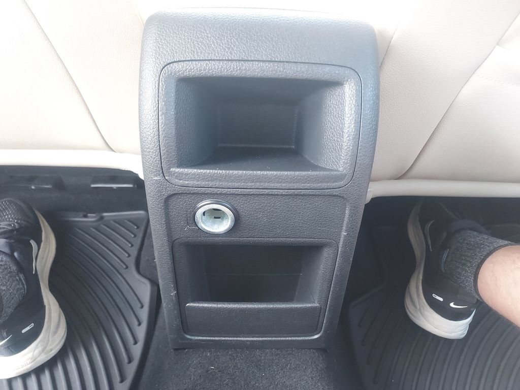 Used 2017 Volkswagen Jetta SE FWD image 11