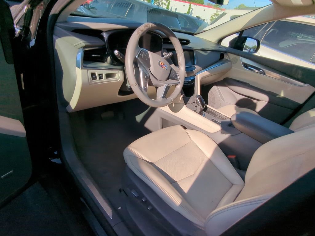 Used 2018 Cadillac XT5 Premium Luxury FWD image 7