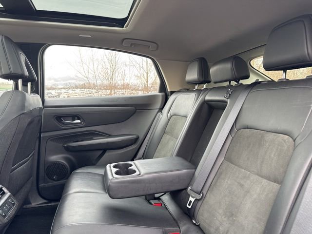 Used 2024 Nissan Ariya AWD image 16