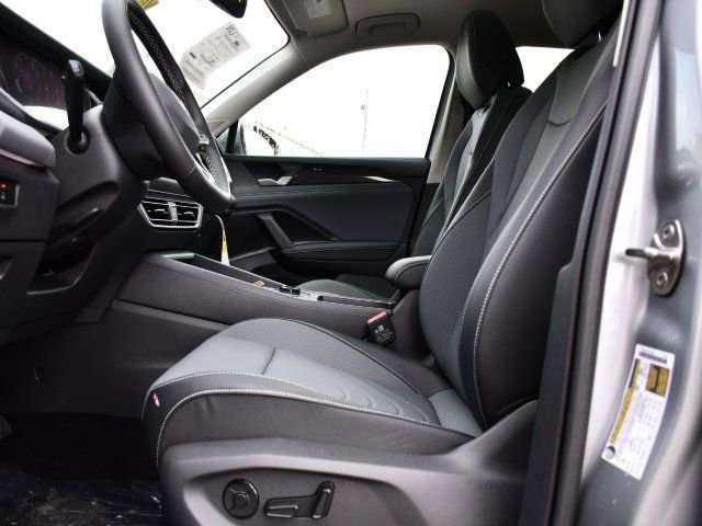 New 2026 Volkswagen Tiguan SE FWD image 12