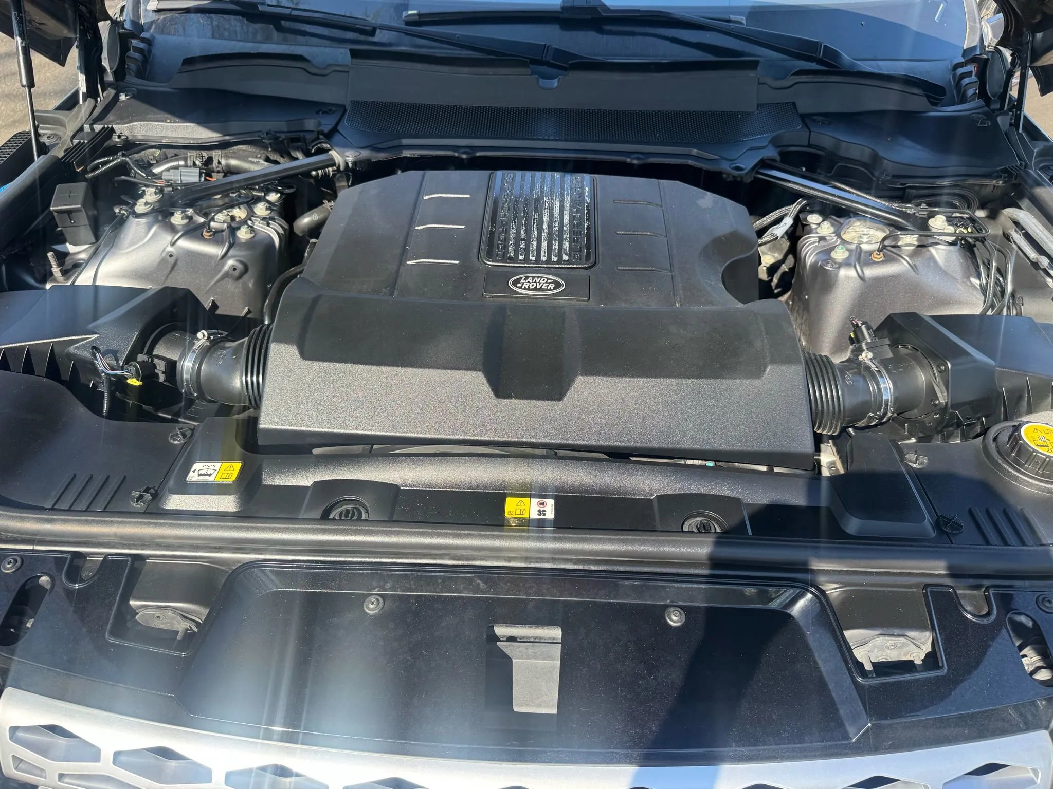 Used 2017 Land Rover Range Rover Sport HSE image 17