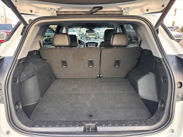 Certified 2024 GMC Terrain SLT image 33