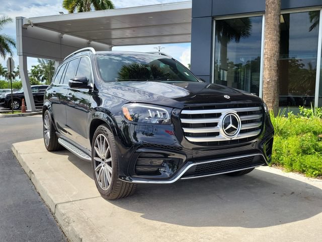 Used 2026 Mercedes-Benz GLS 580 4MATIC image 3
