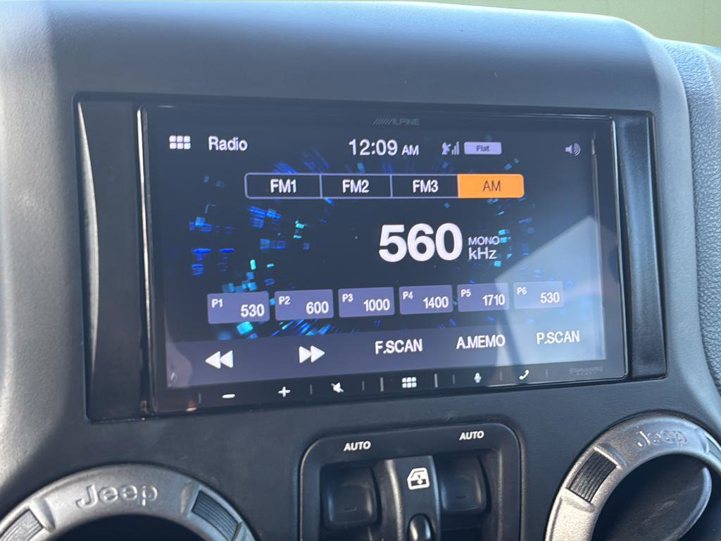 Used 2015 Jeep Wrangler Unlimited Sport w/ Quick Order Package 24S image 30