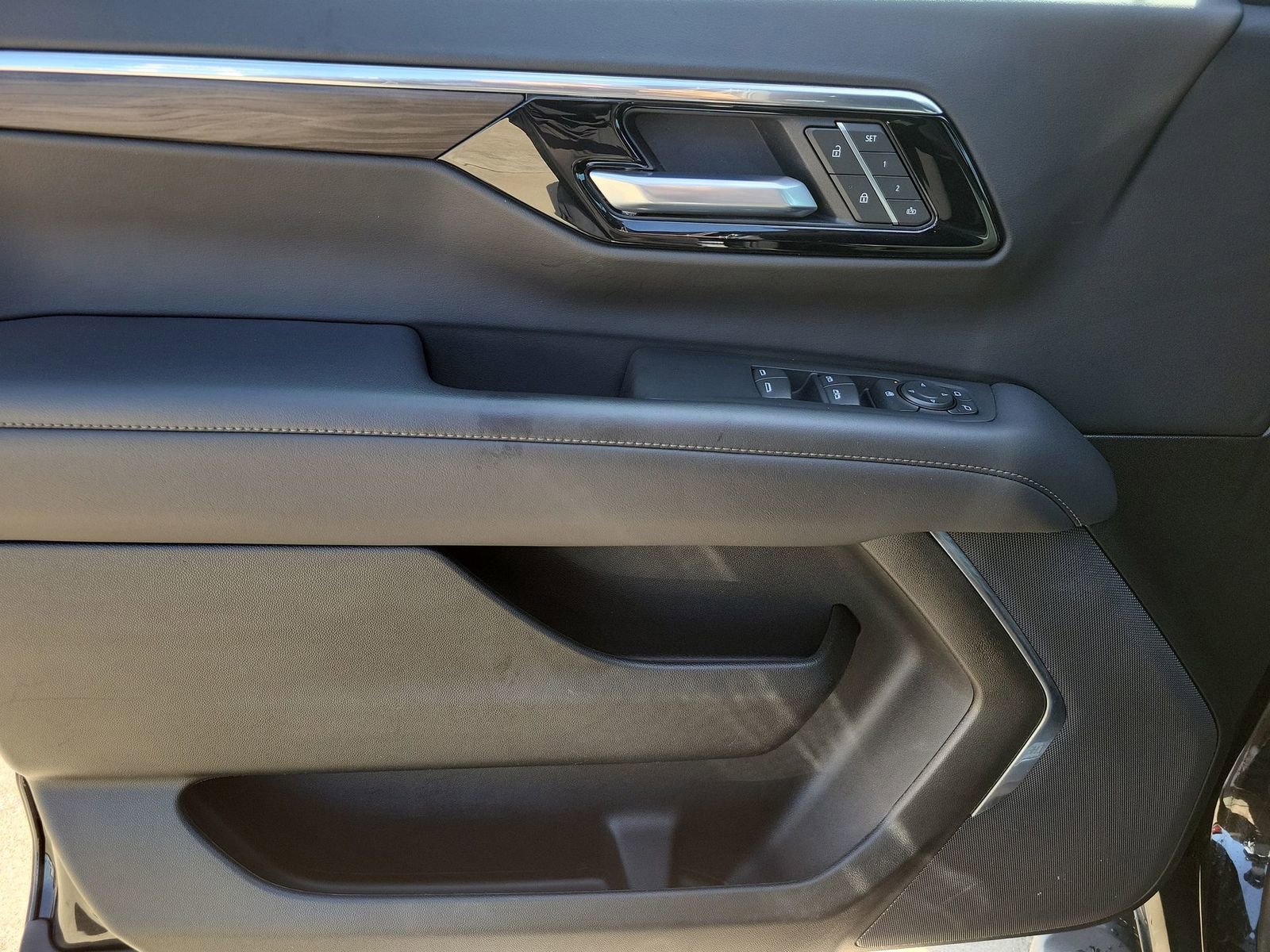 Certified 2025 Chevrolet Tahoe Z71 image 21