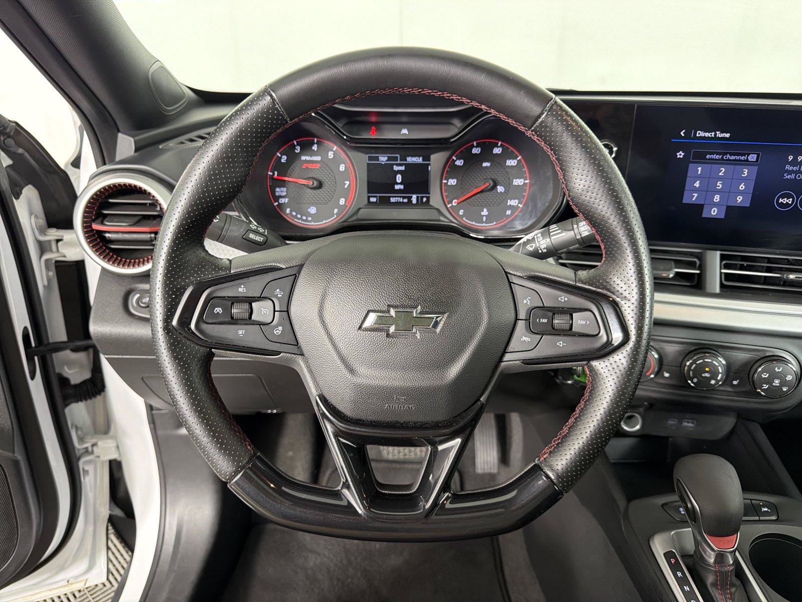 Used 2024 Chevrolet Trax RS w/ Sunroof Package FWD image 21