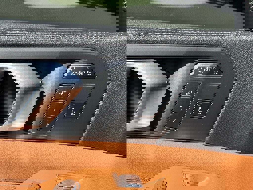 Used 2021 BMW X7 xDrive40i w/ Premium Package image 20