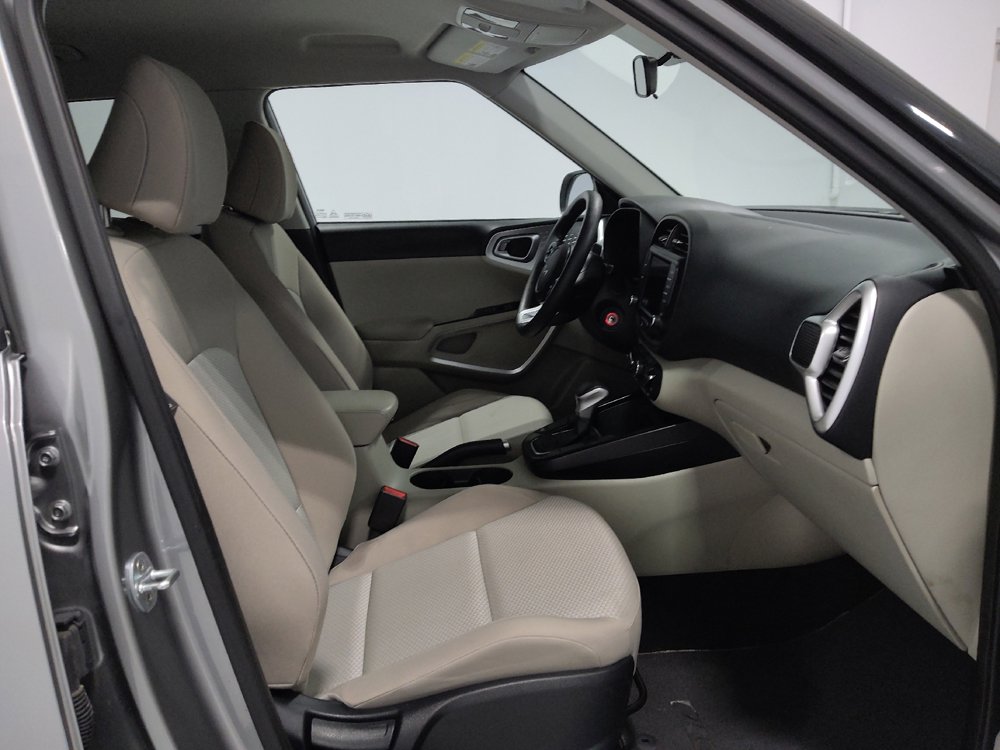 Used 2022 Kia Soul LX image 21