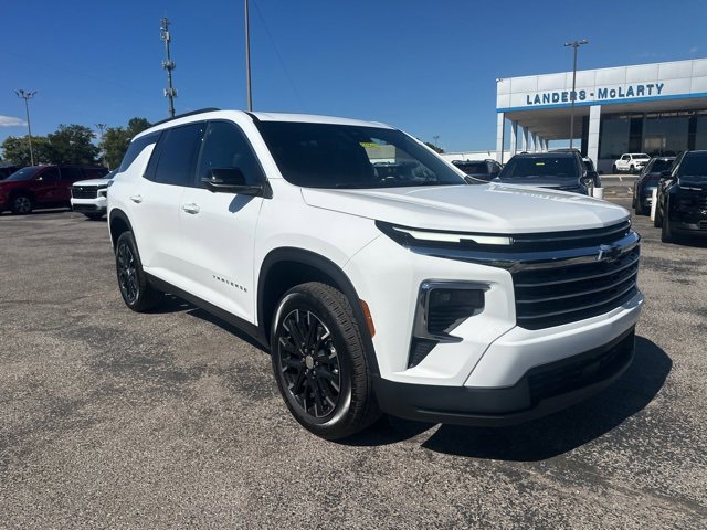 New 2026 Chevrolet Traverse LT w/ Sun and Wheel Package