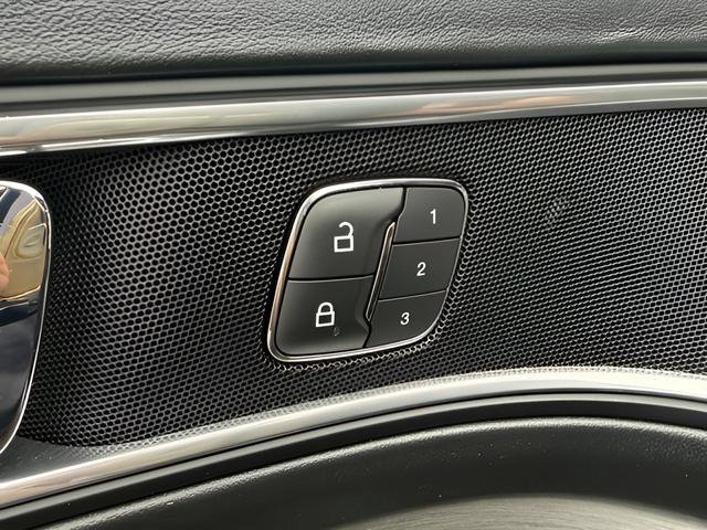 Used 2018 Ford Explorer Platinum image 23