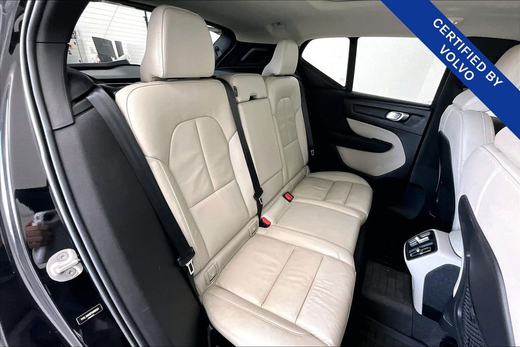 Used 2023 Volvo XC40 B5 Plus w/ Protection Package Premier image 36