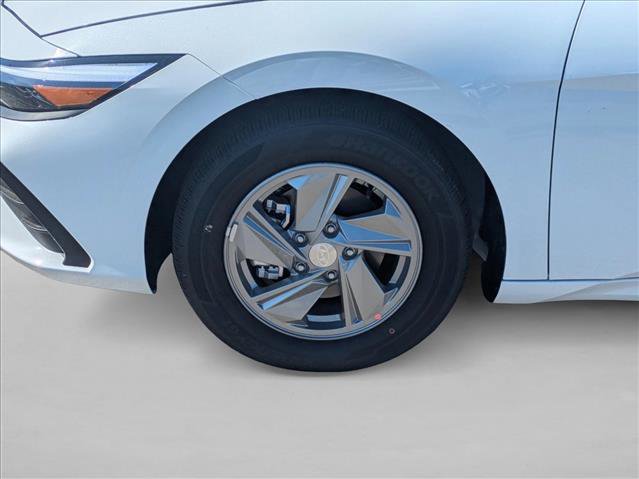 New 2026 Hyundai Elantra SE FWD image 10