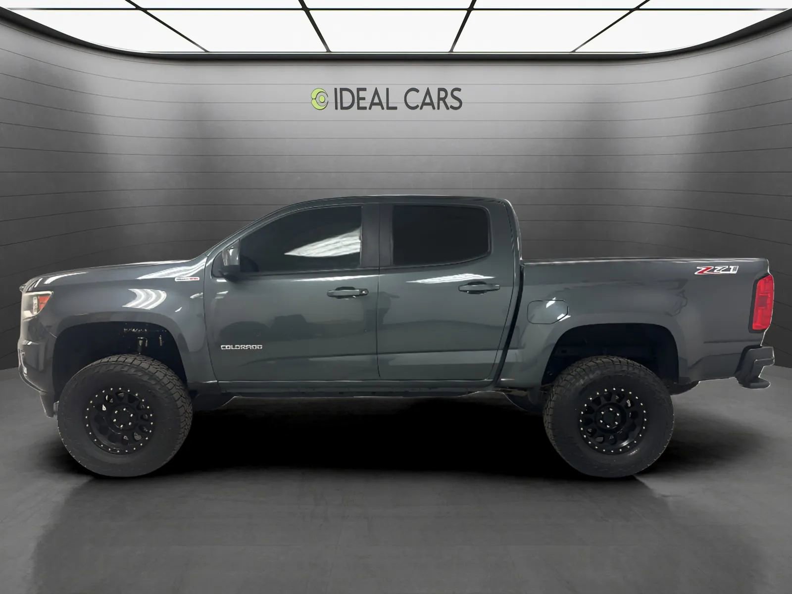 Used 2017 Chevrolet Colorado Z71 AWD/4WD image 2