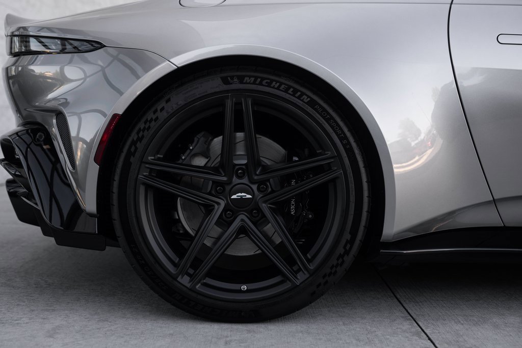 New 2026 Aston Martin V8 Vantage Volante image 6