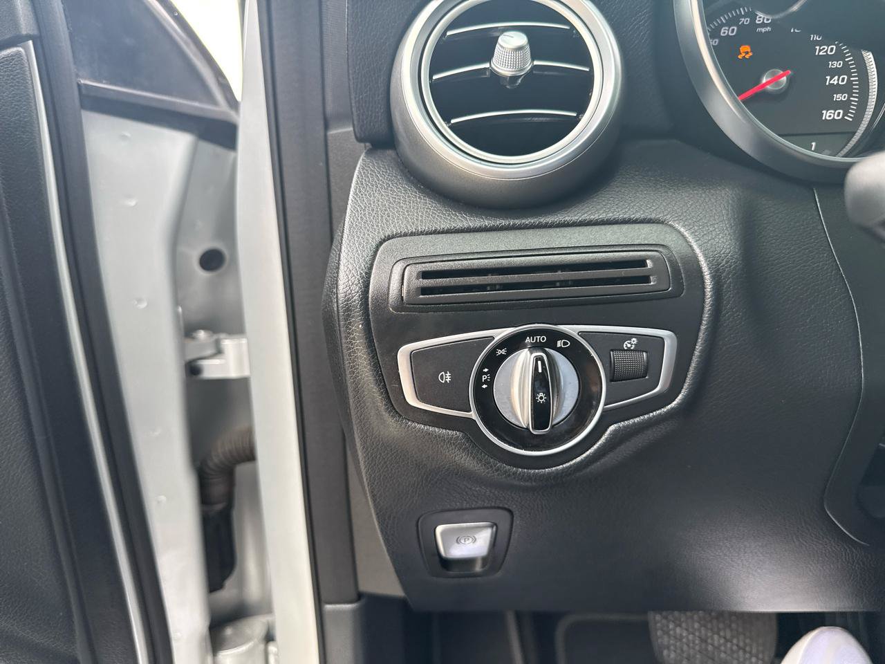 Used 2017 Mercedes-Benz GLC 300 4MATIC image 24
