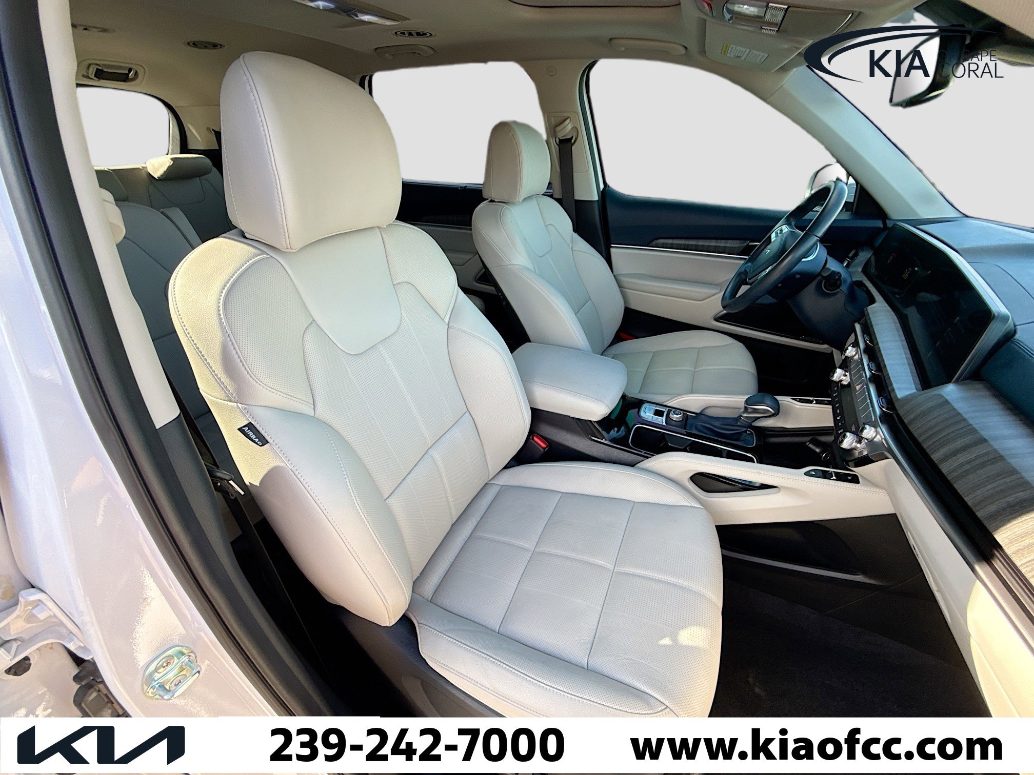 Used 2025 Kia Telluride EX w/ EX Captain's Chair Package image 14