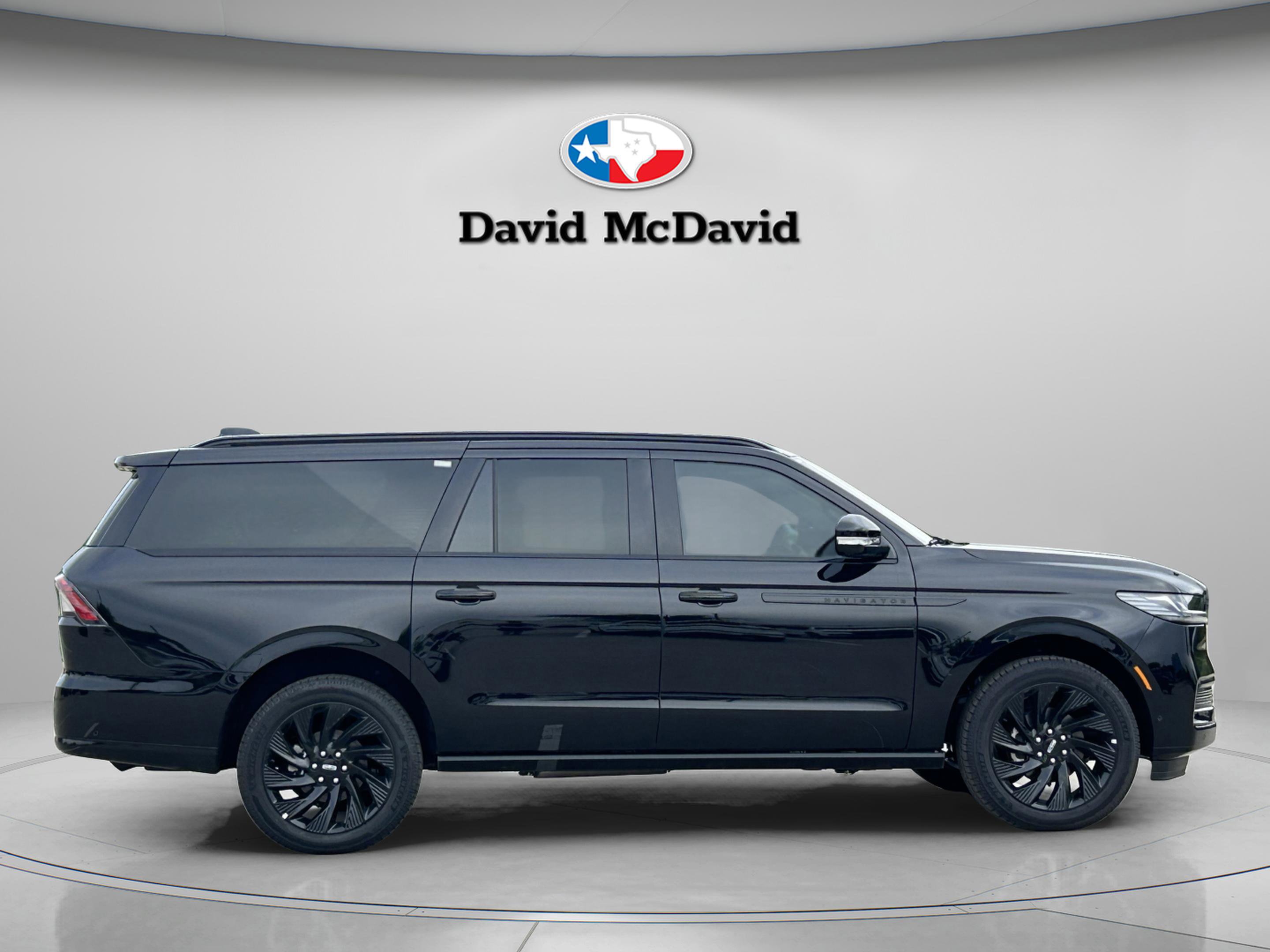 New 2025 Lincoln Navigator L Reserve w/ Jet Appearance Package image 8