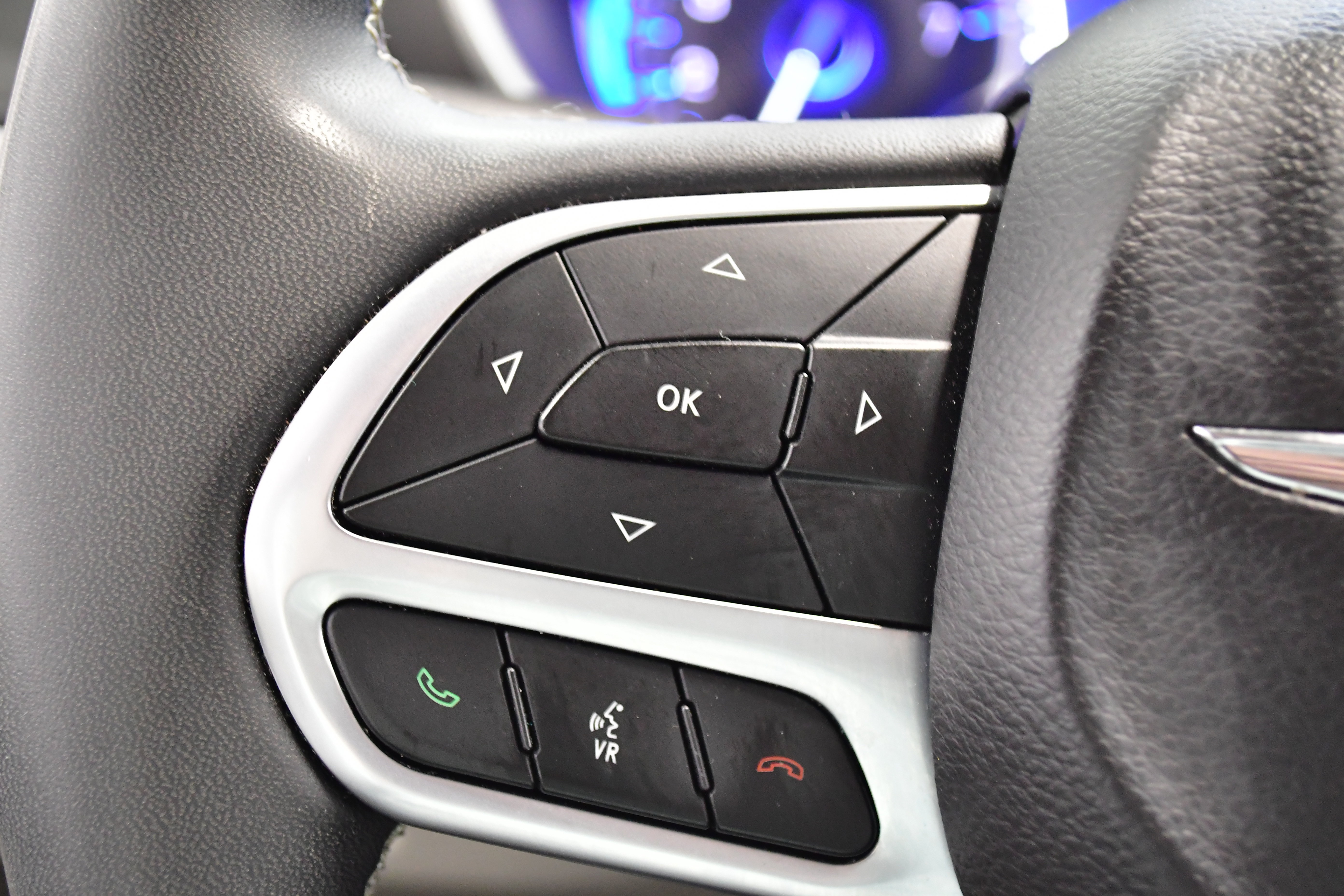 Used 2024 Chrysler Pacifica Touring-L image 23