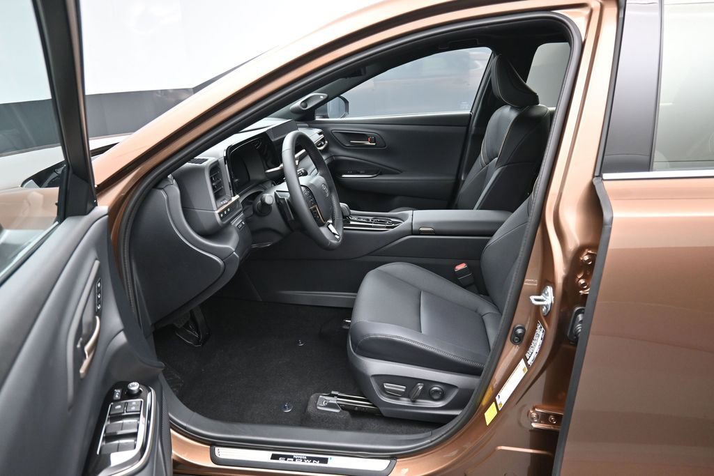 Certified 2026 Toyota Crown Signia AWD/4WD image 9