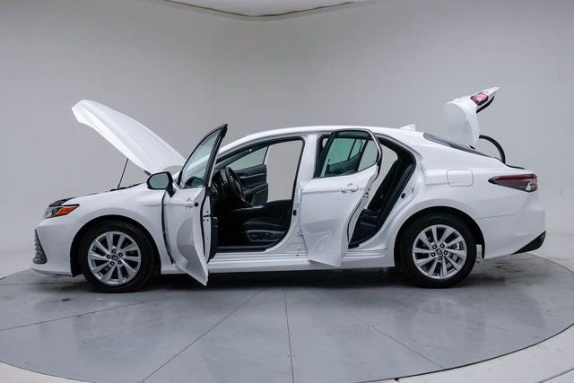 Used 2023 Toyota Camry LE image 18