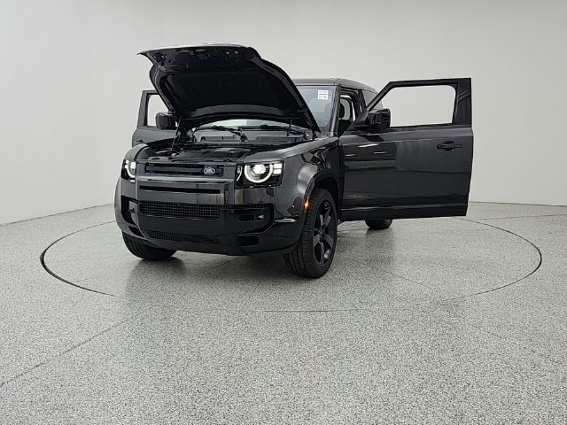 New 2026 Land Rover Defender 90 V8 AWD/4WD image 9