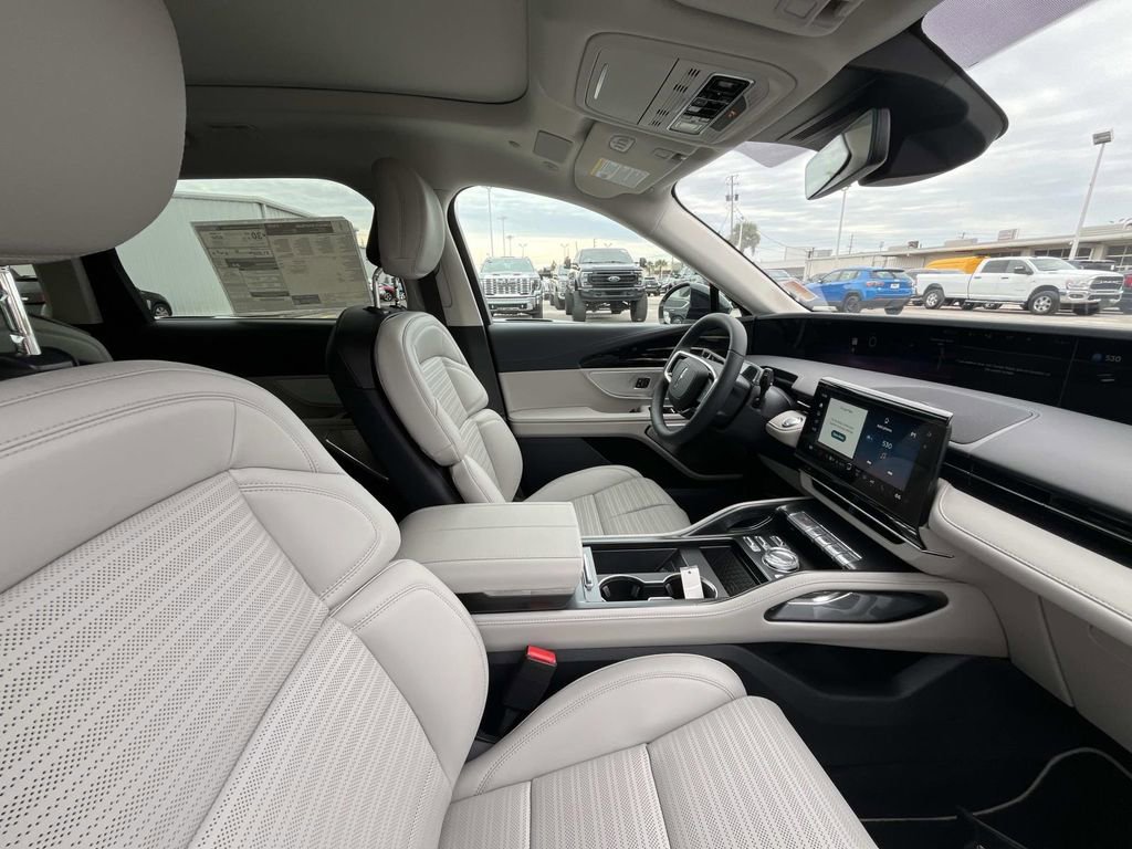 New 2026 Lincoln Nautilus Reserve AWD/4WD image 18