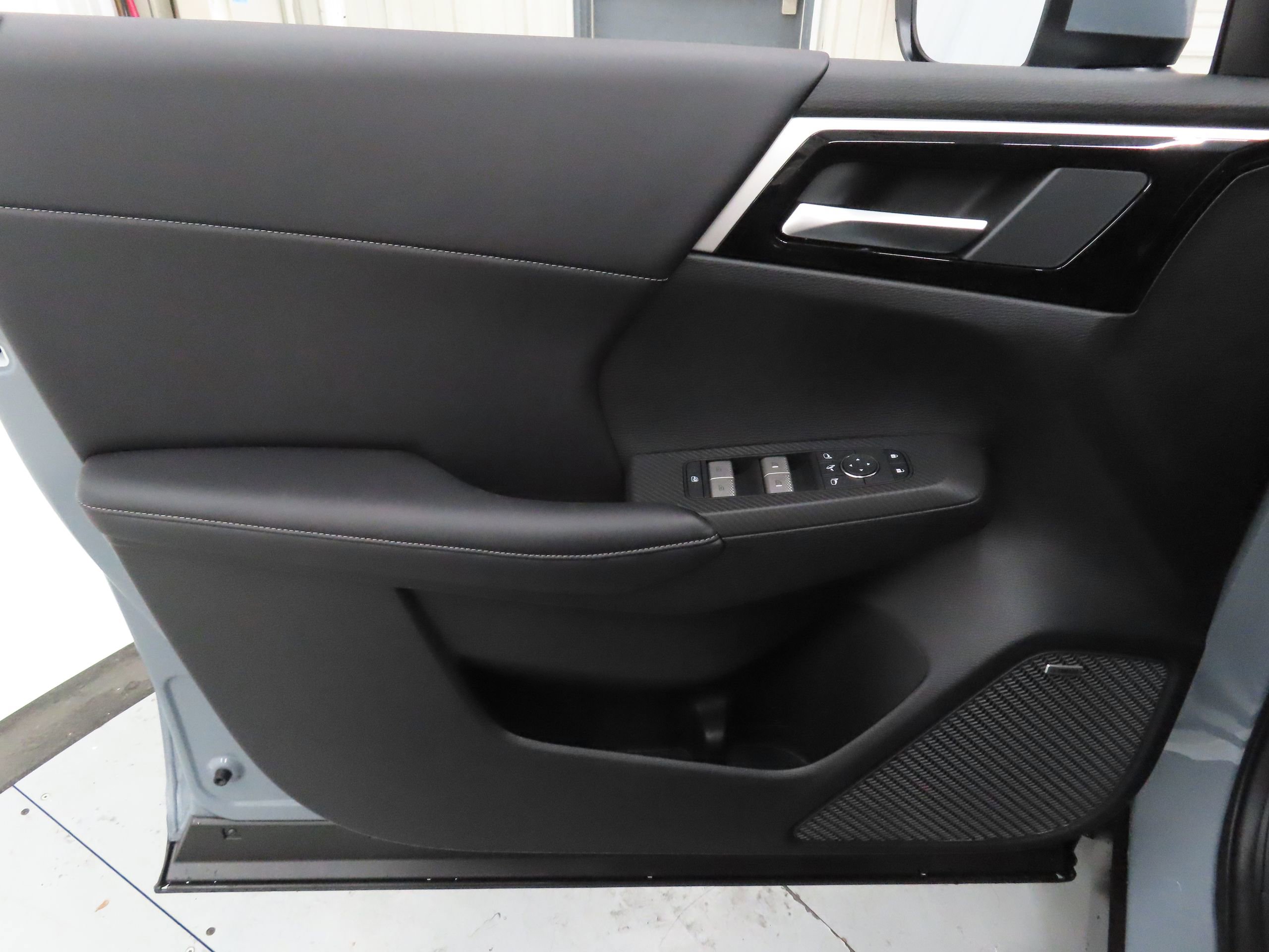 New 2026 Mitsubishi Outlander SE AWD/4WD image 9