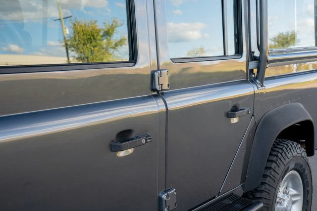 Used 1993 Land Rover Defender 110 AWD/4WD image 26