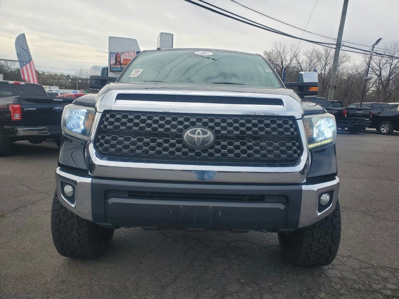 Used 2019 Toyota Tundra SR5 w/ SR5 Upgrade Package image 3