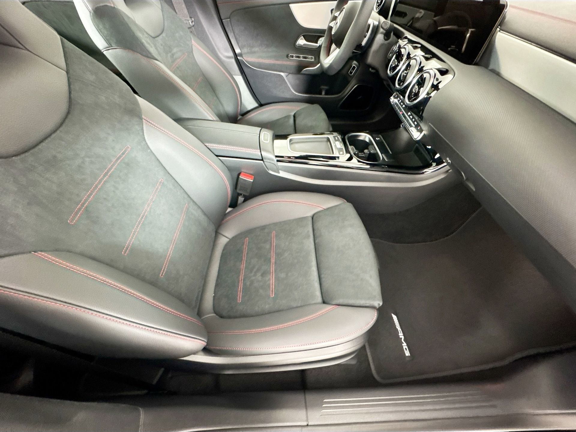 New 2026 Mercedes-Benz CLA 250 4MATIC image 29