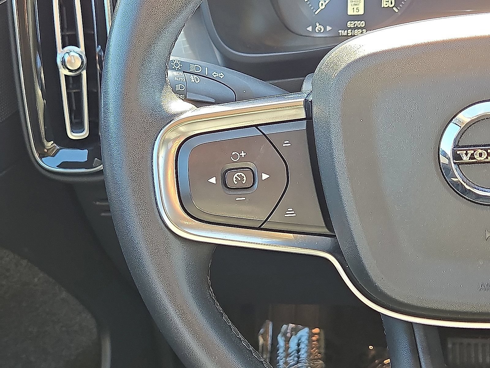 Used 2022 Volvo XC40 T5 Momentum AWD/4WD image 19