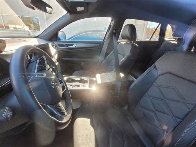 Used 2024 Volkswagen Atlas Cross Sport SE image 10