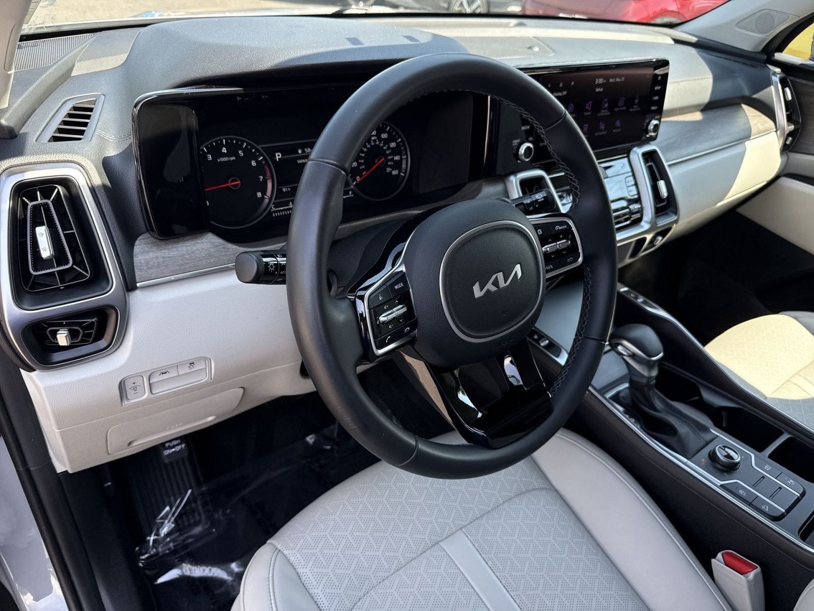 Used 2023 Kia Sorento S AWD/4WD image 16