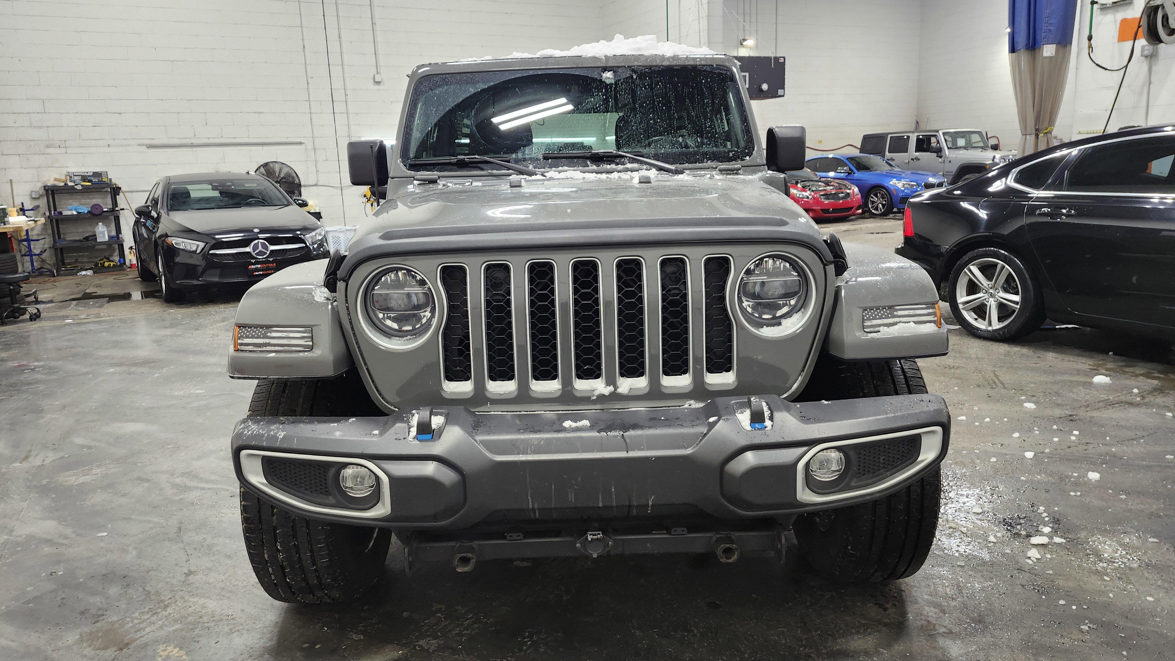 Used 2022 Jeep Wrangler Unlimited Sahara w/ Cold Weather Group image 13