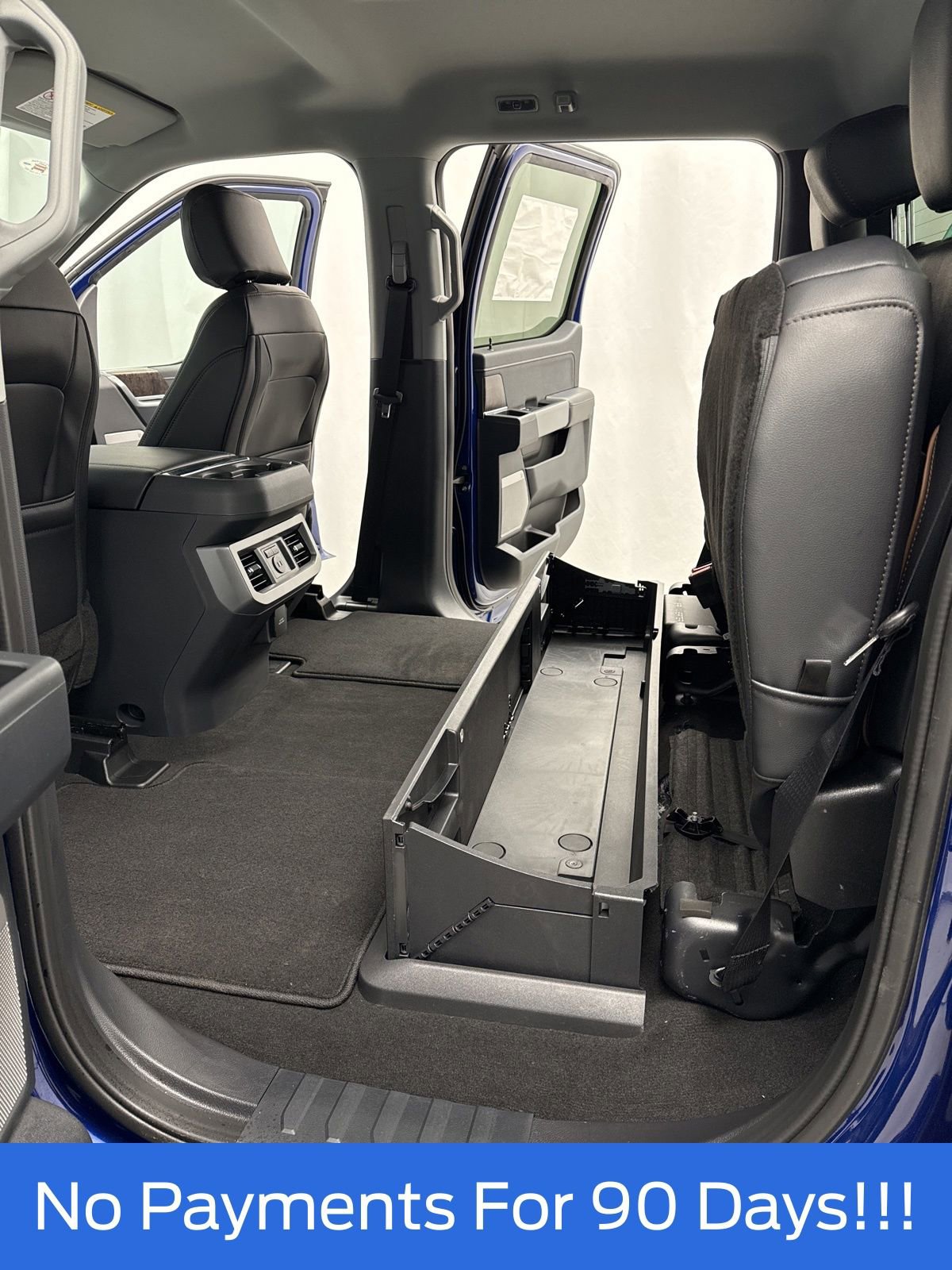 New 2026 Ford F250 Lariat w/ Black Appearance Package image 43