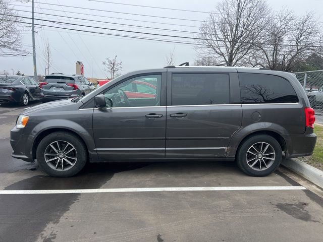 Used 2017 Dodge Grand Caravan SXT image 7