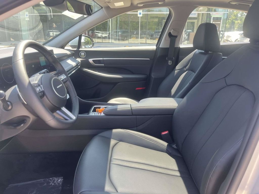 New 2026 Hyundai Sonata Limited FWD image 17
