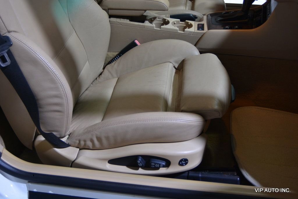 Used 2005 BMW 330Ci Convertible image 24