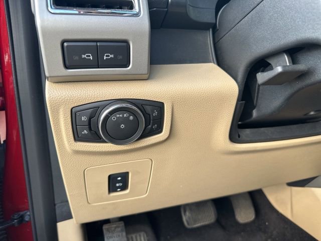 Used 2015 Ford F150 Lariat image 17