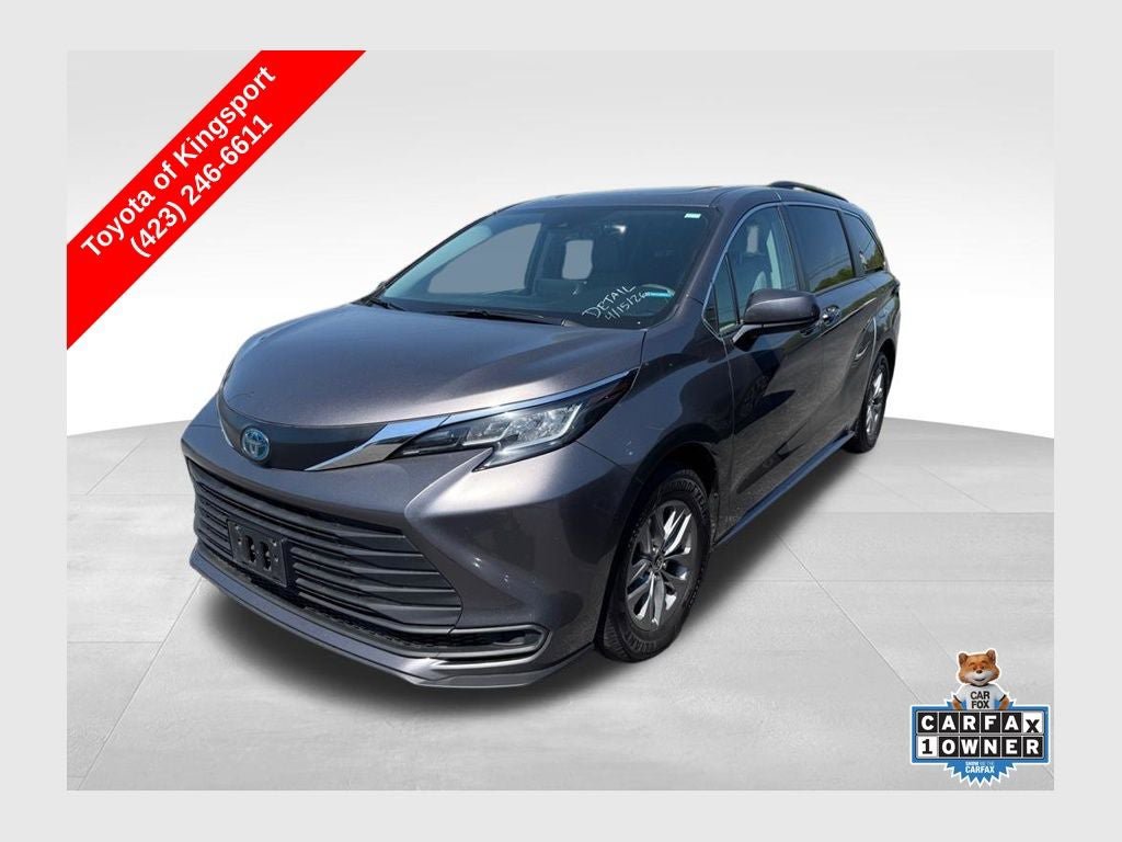 Used 2022 Toyota Sienna LE w/ LE Plus Package