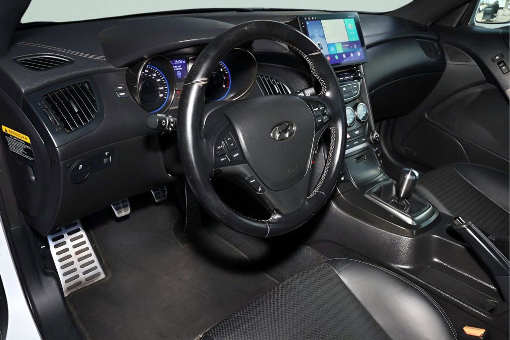 Used 2015 Hyundai Genesis 3.8 RWD image 17