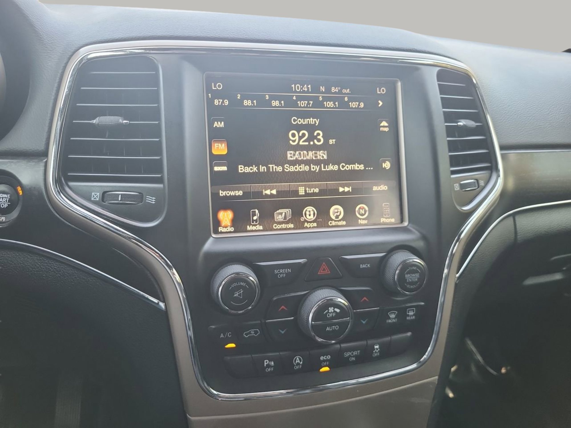 Used 2017 Jeep Grand Cherokee Limited w/ Luxury Group II image 22