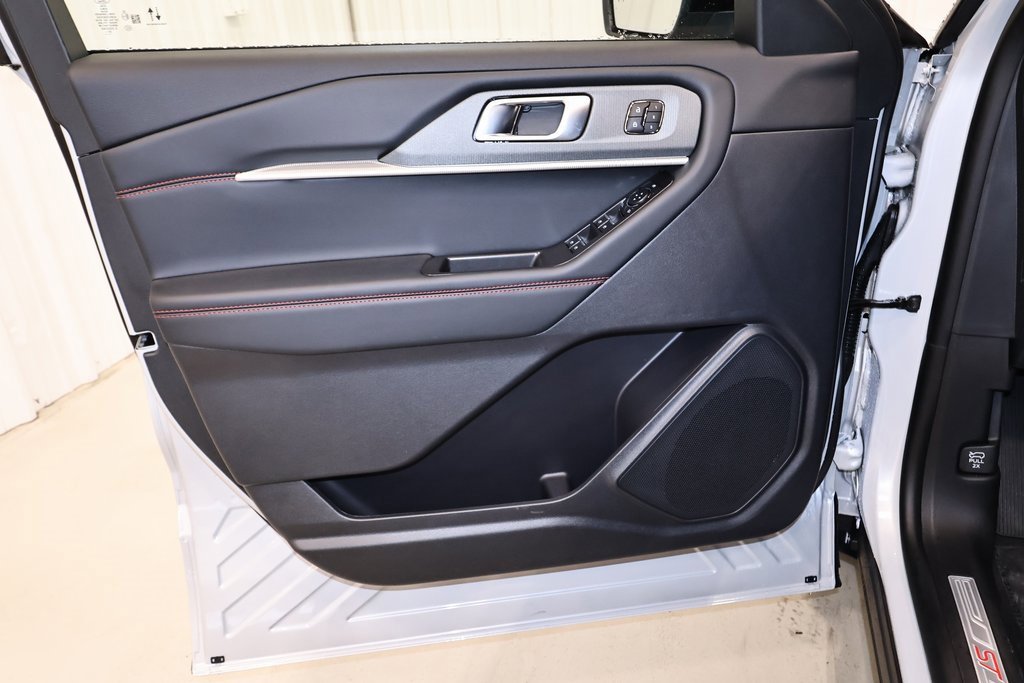 New 2026 Ford Explorer ST-Line image 9