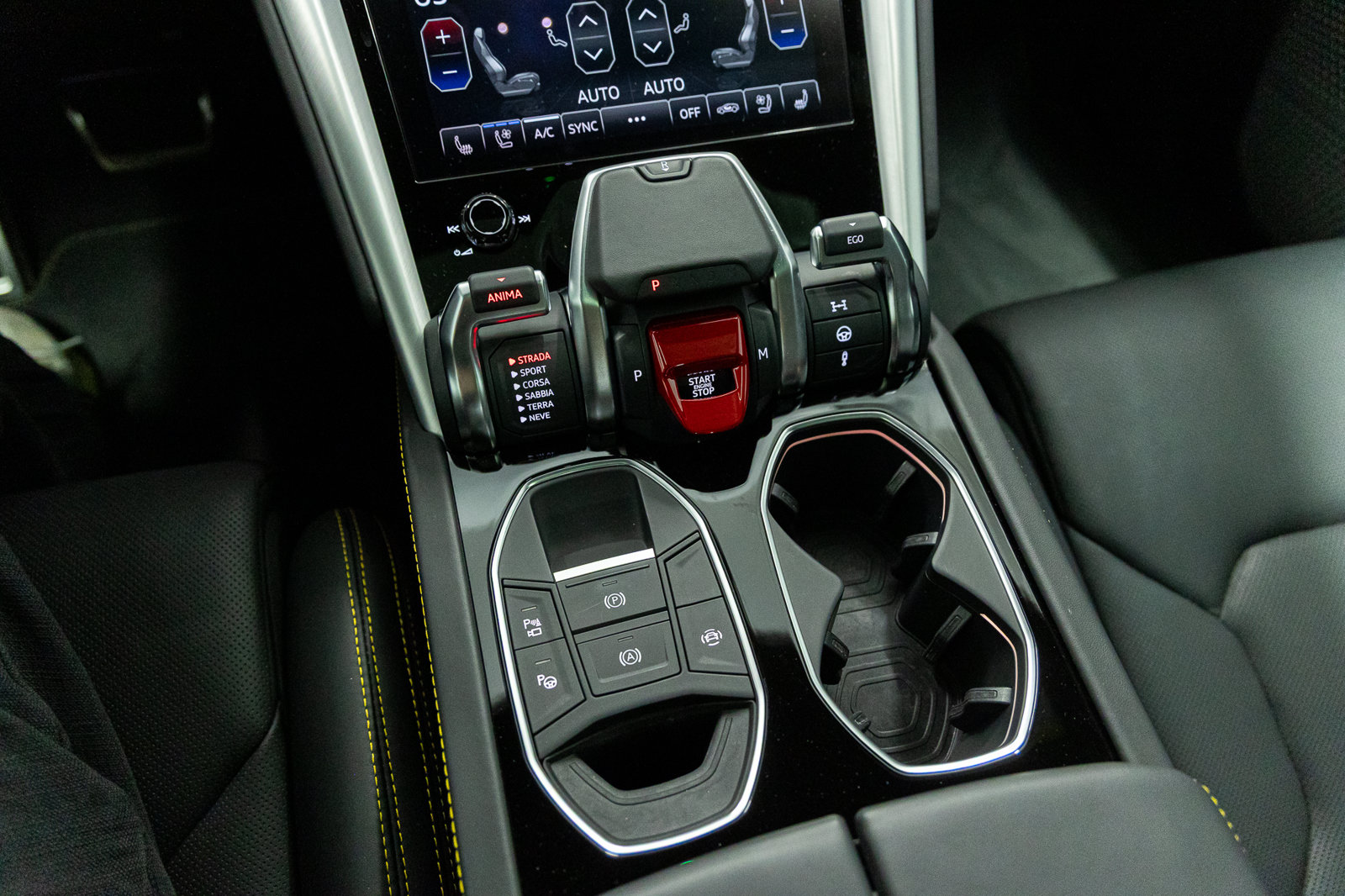 Used 2024 Lamborghini Urus S AWD/4WD image 34