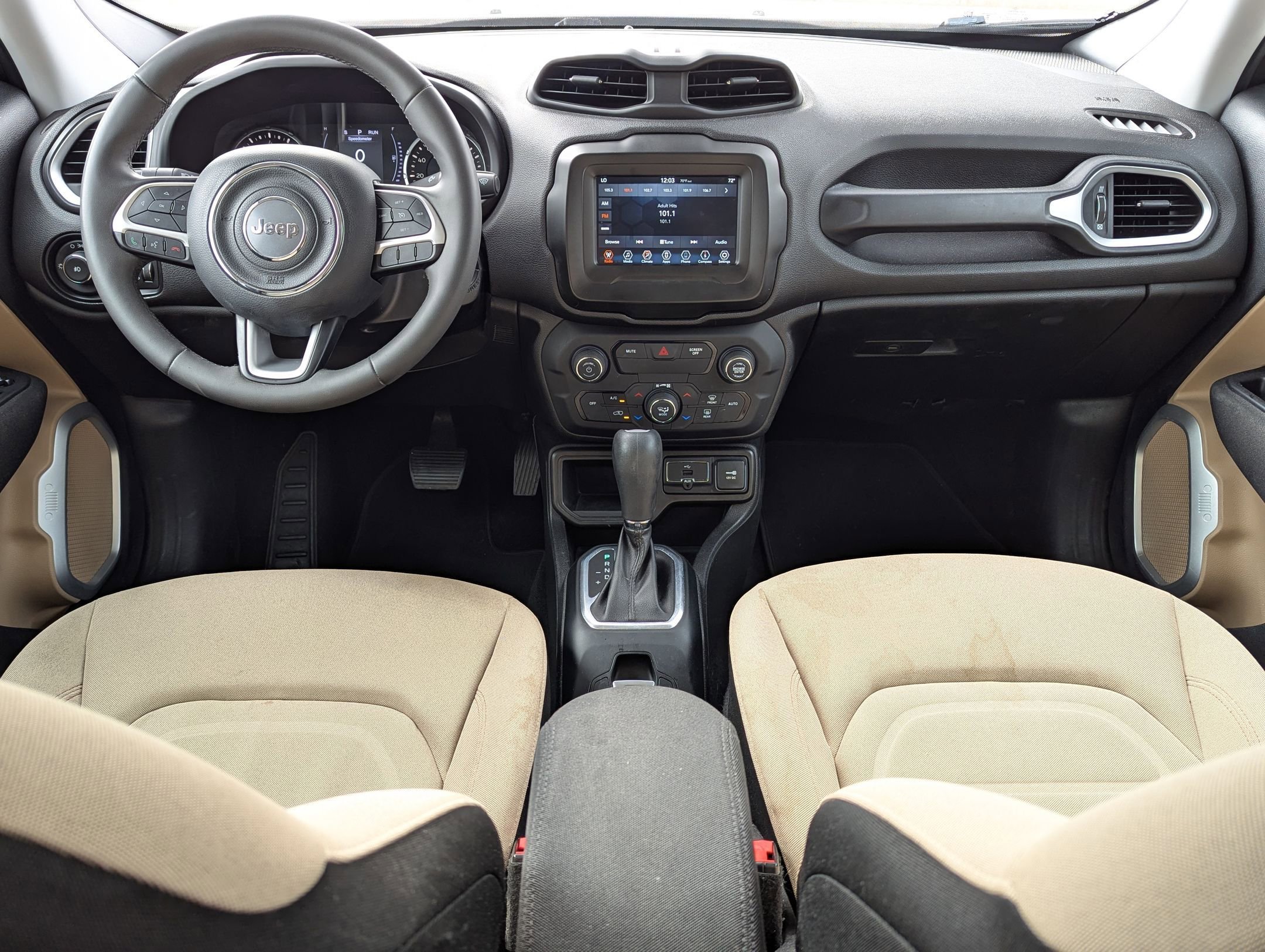 Used 2018 Jeep Renegade Latitude w/ Safety & Security Group image 12