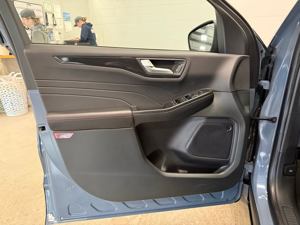 New 2026 Ford Escape ST-Line w/ Tech Pack #1 AWD/4WD image 25