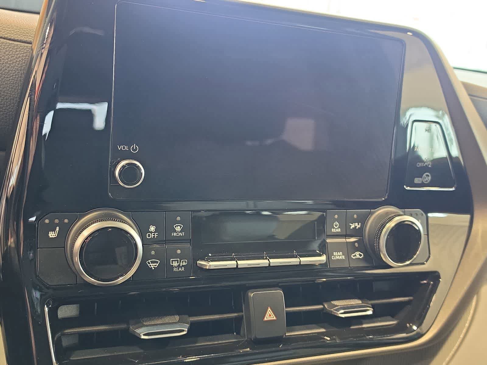 Used 2023 Toyota Highlander XLE AWD/4WD image 59